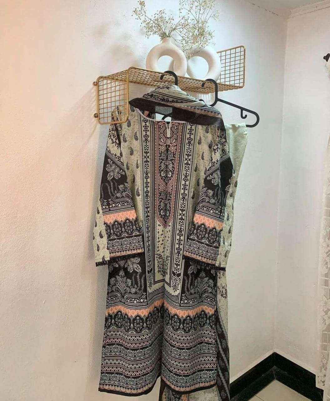 open lace back dress Bin Saeed Luxury Lawn