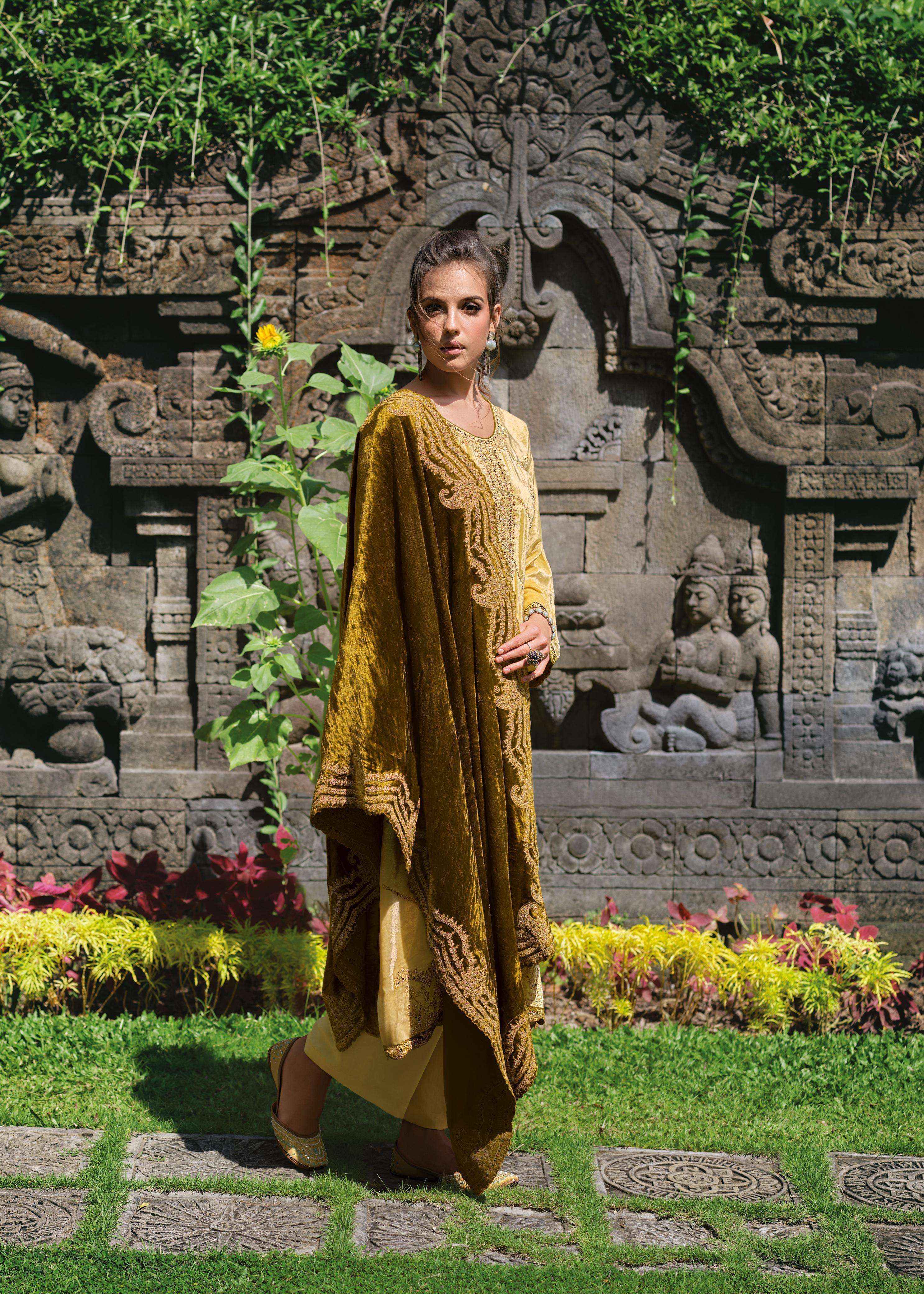 Gull Jee Nasreen Velvet Dress Material (6 pcs Catalogue)