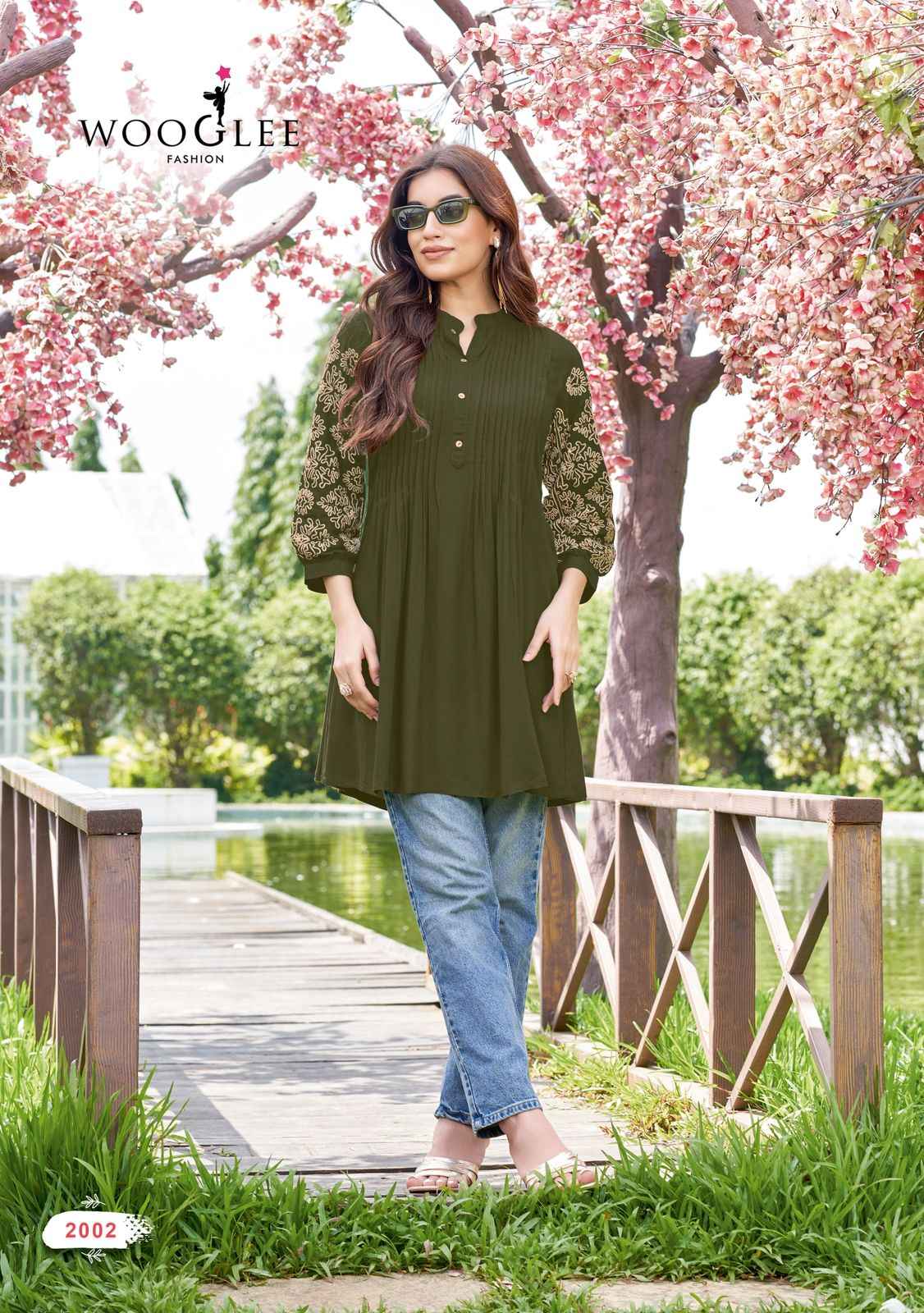 Wooglee Trendy Touch Rayon Kurti 6 pcs Catalogue